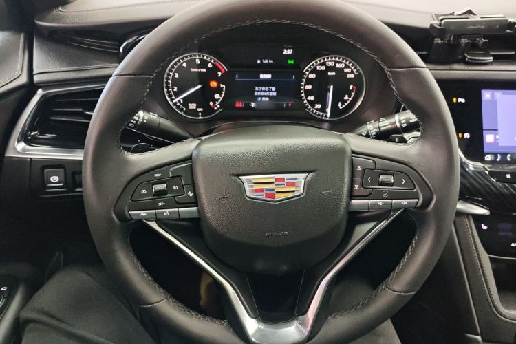 Used Cadillac XT6 2022 2.0T Six-Seater Two-Wheel-Drive Luxury Version Steering Wheel