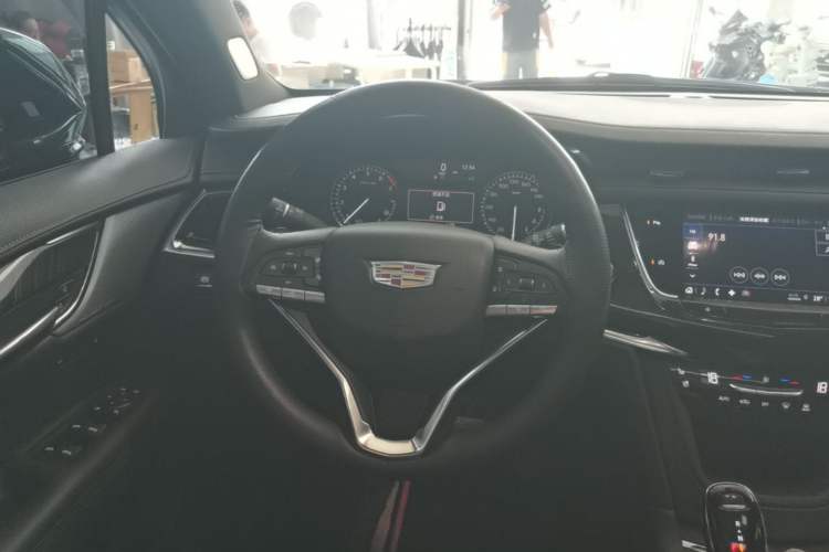 Used Cadillac XT6 2022 2.0T Six-Seater Four-Wheel Drive Luxury Version Steering Wheel