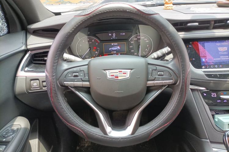 Used Cadillac XT6 2022 2.0T 7-Seater Four-Wheel-Drive Luxury Version Steering Wheel