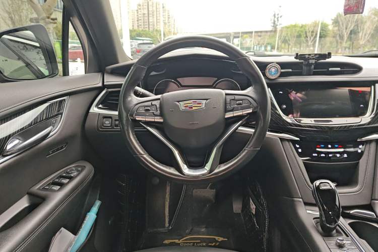 Used Cadillac XT6 2022 2.0T Six-Seater Four-Wheel Drive Luxury 120th Anniversary Limited Edition Steering Wheel
