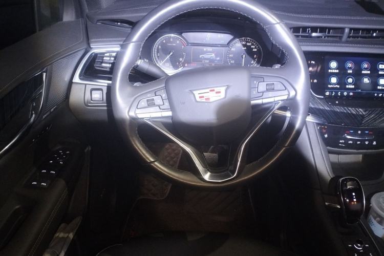 Used Cadillac XT6 2022 2.0T 7-Seater Four-Wheel Drive Luxury Version Steering Wheel