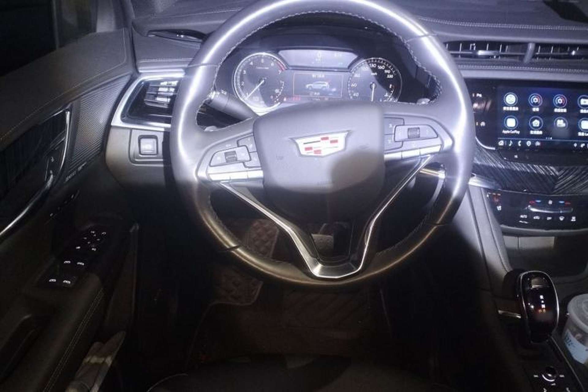 Used Cadillac XT6 2022 2.0T 7-Seater Four-Wheel Drive Luxury Version Steering Wheel