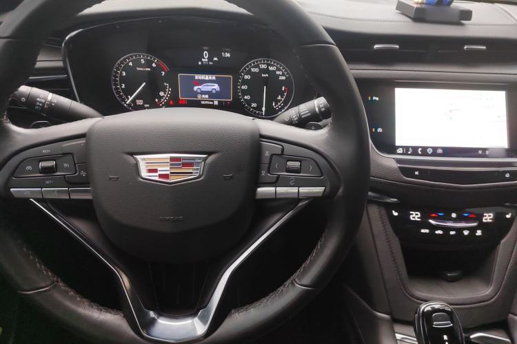 Used Cadillac XT6 2022 2.0T Six-Seater Four-Wheel-Drive Luxury Version Steering Wheel