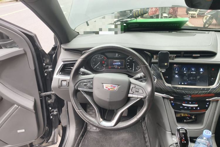 Used Cadillac XT6 2022 2.0T Six-Seater Four-Wheel-Drive Luxury Standard Edition Steering Wheel