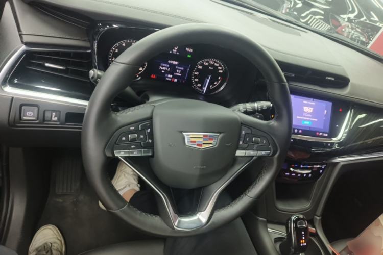 Used Cadillac XT6 2022 2.0T Six-Seater Four-Wheel Drive Luxury Version Steering Wheel