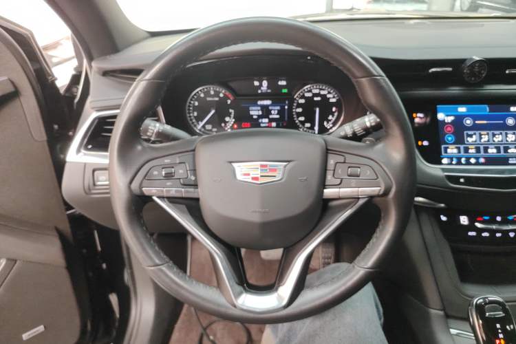 Used Cadillac XT6 2022 2.0T 7-Seater Four-Wheel-Drive Luxury Version Steering Wheel