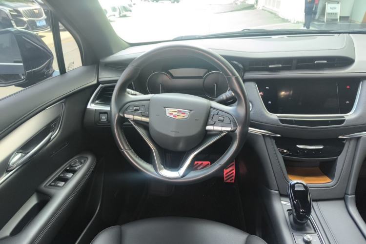 Used Cadillac XT6 2022 2.0T Six-Seater Four-Wheel-Drive Luxury Version Steering Wheel