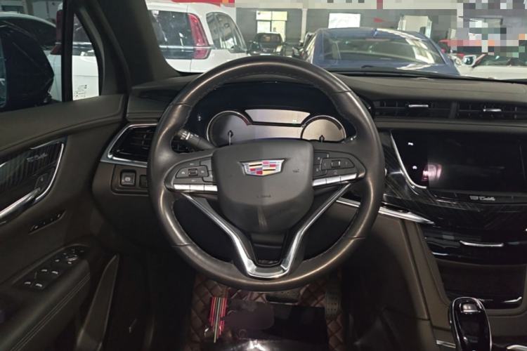 Used Cadillac XT6 2022 2.0T Six-Seater Two-Wheel-Drive Luxury Version Steering Wheel