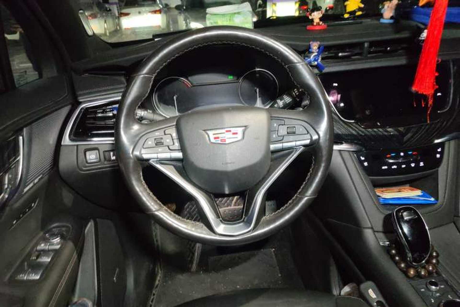 Used Cadillac XT6 2022 2.0T Six-Seater Four-Wheel-Drive Luxury Standard Edition Steering Wheel
