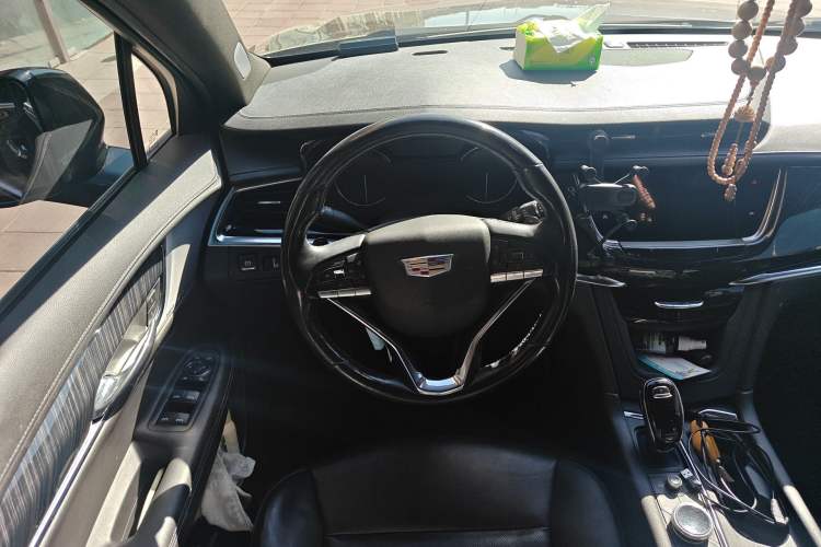 Used Cadillac XT6 2022 2.0T Six-Seater Four-Wheel Drive Luxury Version Steering Wheel