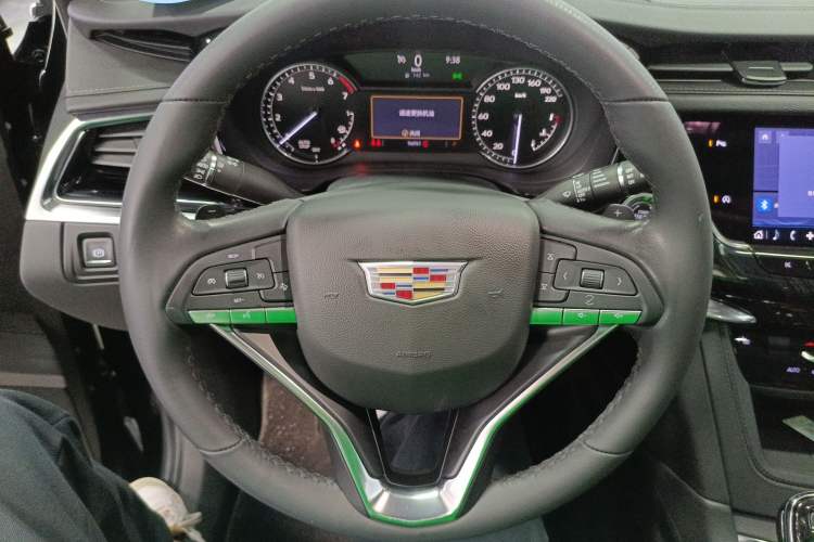 Used Cadillac XT6 2022 2.0T Six-Seater Two-Wheel-Drive Luxury Version Steering Wheel