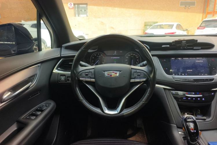 Used Cadillac XT6 2022 2.0T Six-Seater Four-Wheel-Drive Luxury Version Steering Wheel