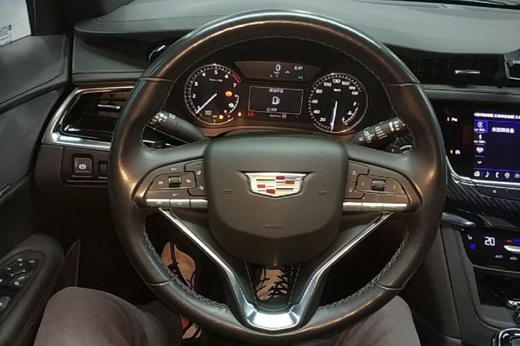 Used Cadillac XT6 2022 2.0T Six-Seater Four-Wheel Drive Luxury Version Steering Wheel