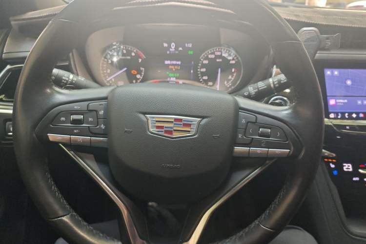 Used Cadillac XT6 2022 2.0T 7-Seater Four-Wheel Drive Luxury Version Steering Wheel