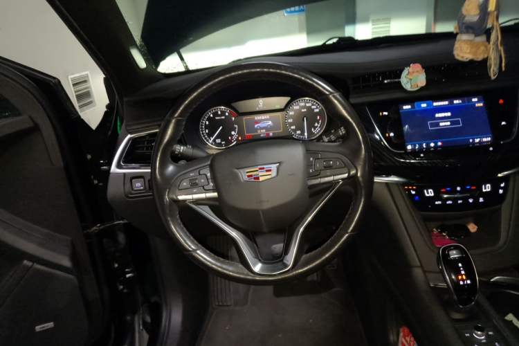 Used Cadillac XT6 2022 2.0T 7-Seater Four-Wheel Drive Luxury Version Steering Wheel