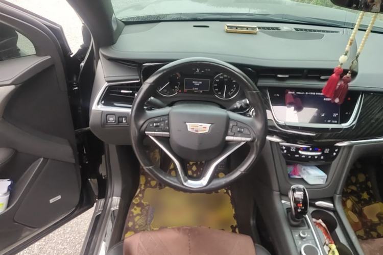 Used Cadillac XT6 2022 2.0T Six-Seater Four-Wheel Drive Luxury Version Steering Wheel