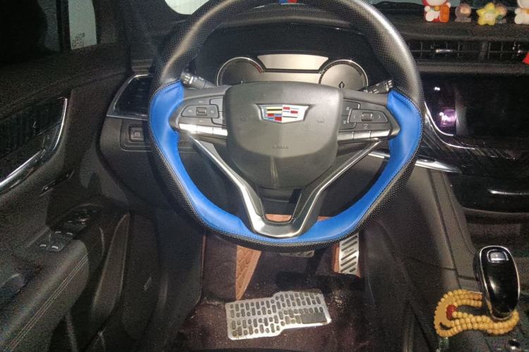 Used Cadillac XT6 2022 2.0T Six-Seater Two-Wheel-Drive Luxury Version Steering Wheel