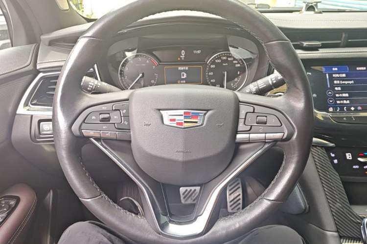 Used Cadillac XT6 2022 2.0T 7-Seater Four-Wheel Drive Luxury Version Steering Wheel