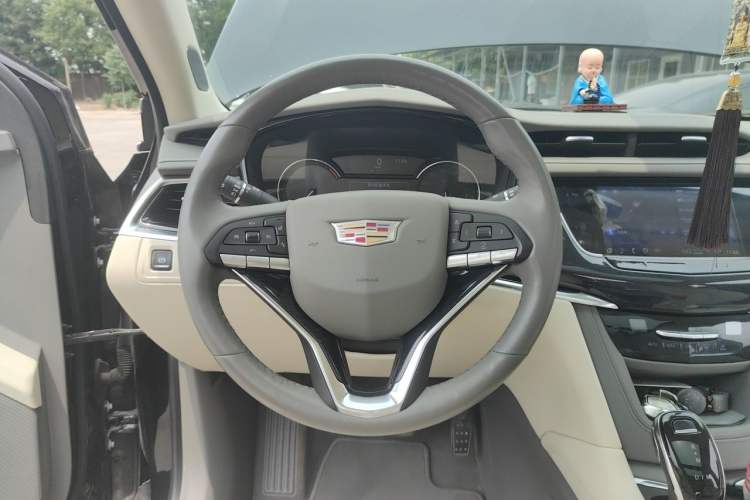 Used Cadillac XT6 2022 2.0T Six-Seater Four-Wheel Drive Luxury Version Steering Wheel
