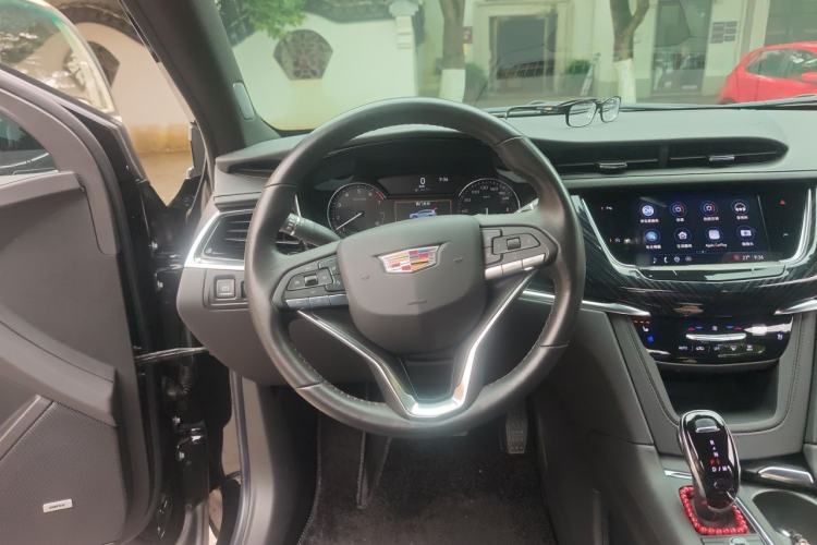 Used Cadillac XT6 2022 2.0T Six-Seater Four-Wheel Drive Luxury Version Steering Wheel