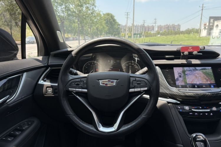 Used Cadillac XT6 2022 2.0T 7-Seater Four-Wheel Drive Luxury Version Steering Wheel