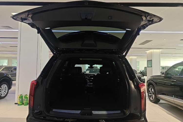 Used Cadillac XT6 2022 2.0T Six-Seater Four-Wheel Drive Luxury Version Trunk