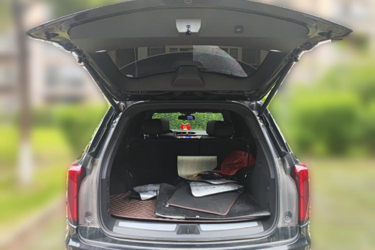 Used Cadillac XT6 2022 2.0T 7-Seater Four-Wheel-Drive Luxury Version Trunk