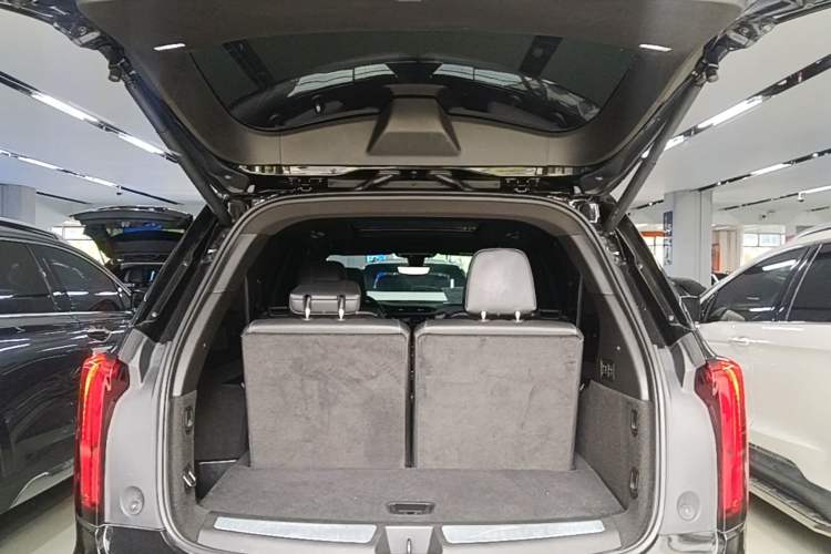Used Cadillac XT6 2022 2.0T Six-Seater Four-Wheel Drive Luxury 120th Anniversary Limited Edition Trunk