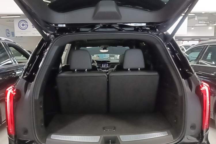 Used Cadillac XT6 2022 2.0T Six-Seater Four-Wheel-Drive Luxury Standard Edition Trunk