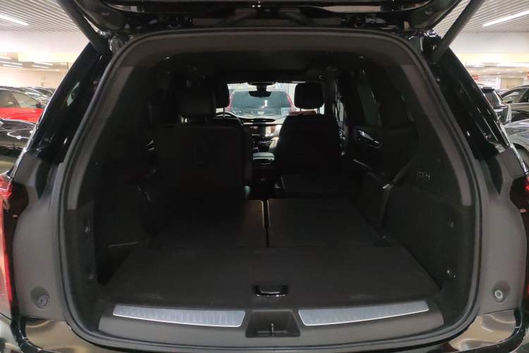 Used Cadillac XT6 2022 2.0T Six-Seater Four-Wheel Drive Luxury Version Trunk
