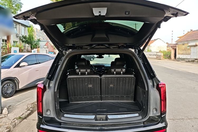Used Cadillac XT6 2022 2.0T Six-Seater Two-Wheel-Drive Luxury Version Trunk