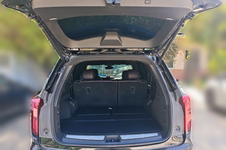 Used Cadillac XT6 2022 2.0T 7-Seater Two-Wheel Drive Luxury Version Trunk