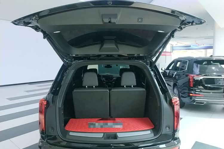 Used Cadillac XT6 2022 2.0T Six-Seater Two-Wheel-Drive Luxury Version Trunk