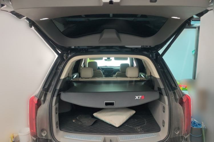 Used Cadillac XT6 2022 2.0T 7-Seater Four-Wheel Drive Luxury Version Trunk