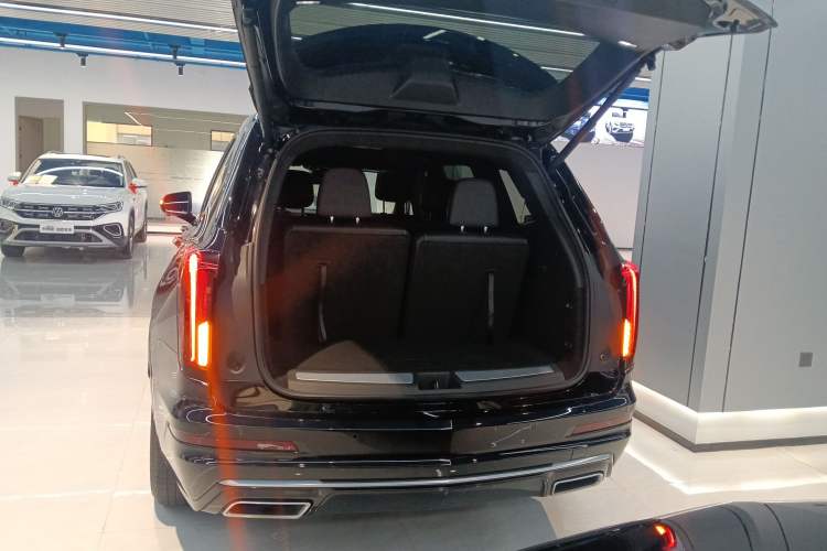 Used Cadillac XT6 2022 2.0T 7-Seater Four-Wheel-Drive Luxury Version Trunk