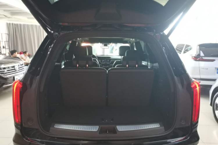 Used Cadillac XT6 2022 2.0T Six-Seater Four-Wheel Drive Luxury Version Trunk