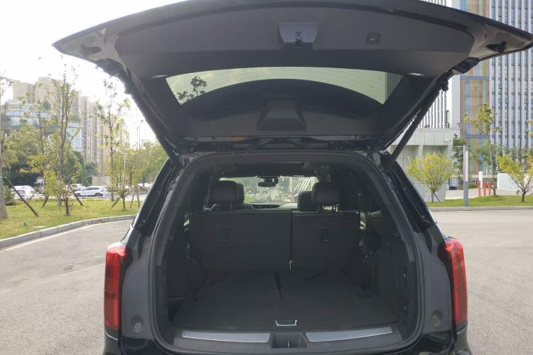 Used Cadillac XT6 2022 2.0T 7-Seater Four-Wheel-Drive Luxury Version Trunk