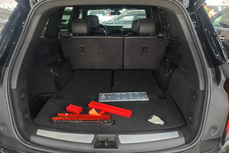 Used Cadillac XT6 2022 2.0T 7-Seater Two-Wheel Drive Luxury Version Trunk