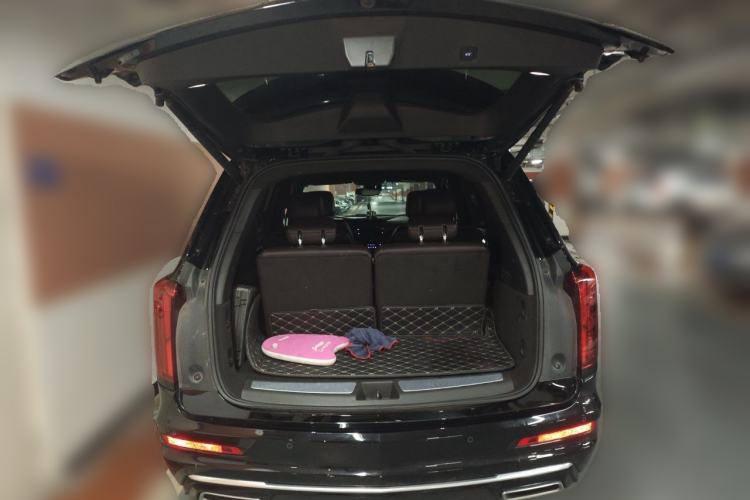 Used Cadillac XT6 2022 2.0T Six-Seater Two-Wheel-Drive Luxury Version Trunk
