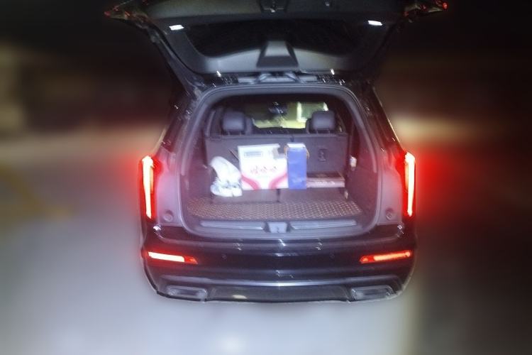 Used Cadillac XT6 2022 2.0T 7-Seater Four-Wheel Drive Luxury Version Trunk
