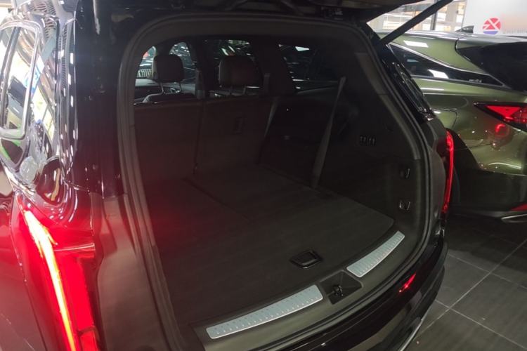 Used Cadillac XT6 2022 2.0T 7-Seater Two-Wheel Drive Luxury Version Trunk