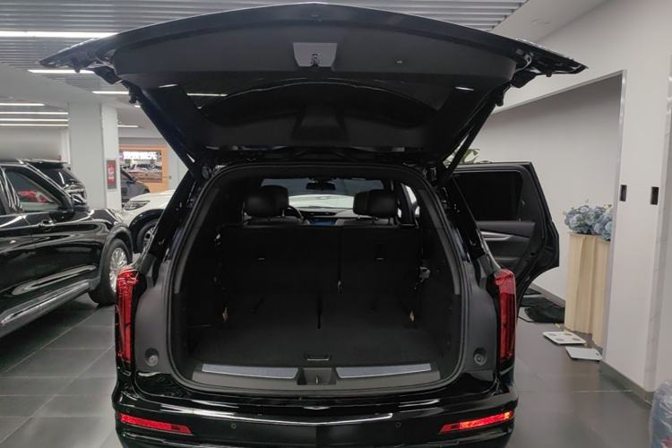 Used Cadillac XT6 2022 2.0T 7-Seater Four-Wheel-Drive Luxury Version Trunk