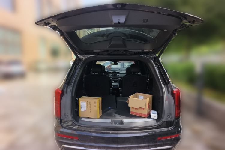 Used Cadillac XT6 2022 2.0T Six-Seater Four-Wheel-Drive Luxury Version Trunk