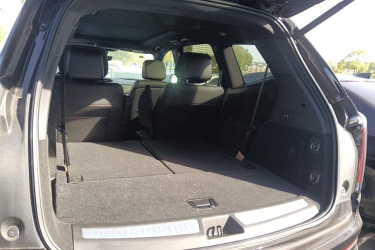 Used Cadillac XT6 2022 2.0T Six-Seater Four-Wheel Drive Luxury Version Trunk