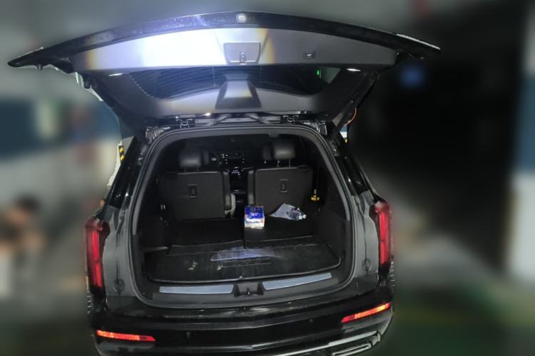 Used Cadillac XT6 2022 2.0T Six-Seater Two-Wheel-Drive Luxury Version Trunk