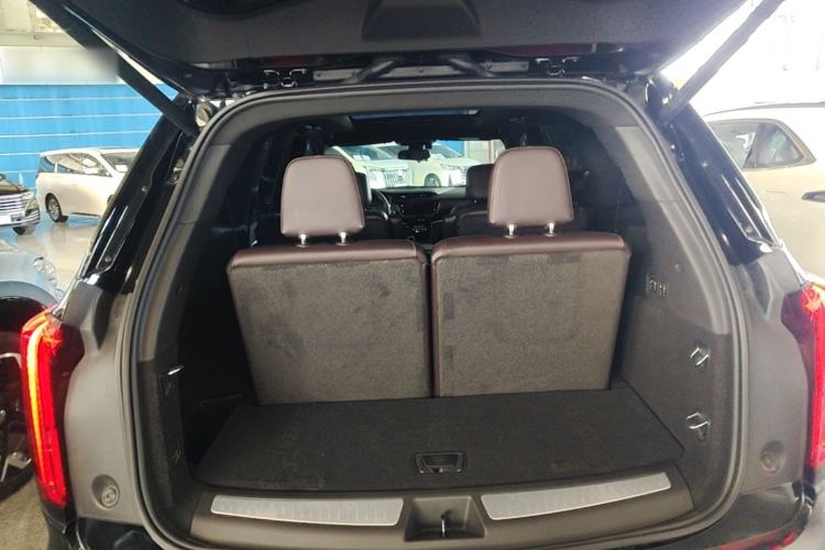 Used Cadillac XT6 2022 2.0T Six-Seater Two-Wheel-Drive Luxury Version Trunk