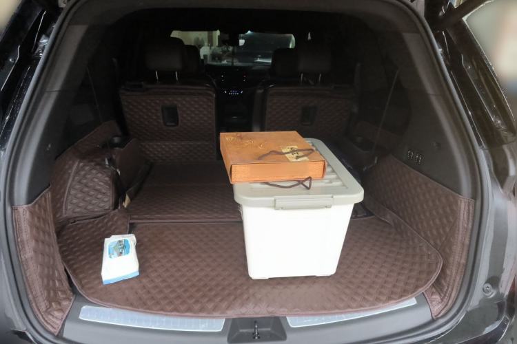 Used Cadillac XT6 2022 2.0T Six-Seater Four-Wheel Drive Luxury Version Trunk
