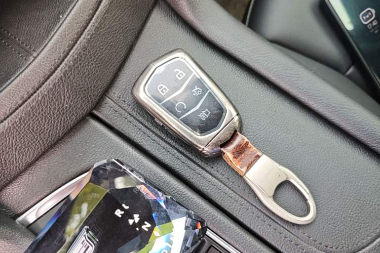 Used Cadillac XT6 2022 2.0T Six-Seater Two-Wheel-Drive Luxury Version Vehicle Key