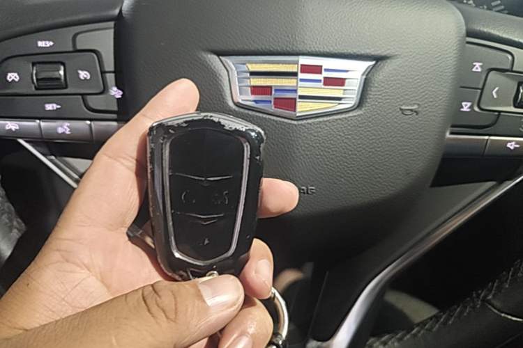 Used Cadillac XT6 2022 2.0T Six-Seater Two-Wheel-Drive Luxury Version Vehicle Key