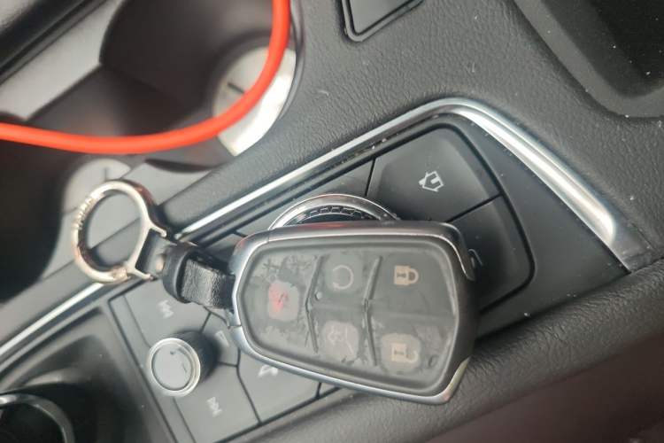 Used Cadillac XT6 2022 2.0T Six-Seater Four-Wheel Drive Luxury Version Vehicle Key